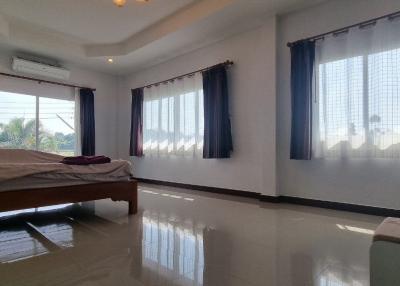 2-Storey House for Rent in Rongpo