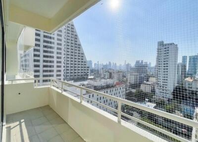 Condo for rent and sale - Saranjai Mansion