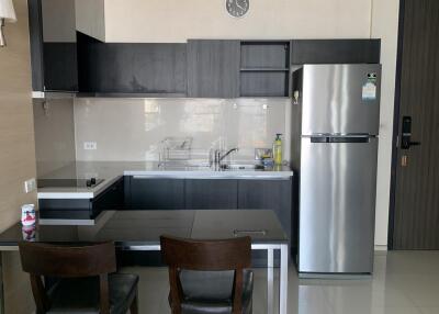 For Rent. Condo Rhythm Sukhmvit 44/1 next to BTS.