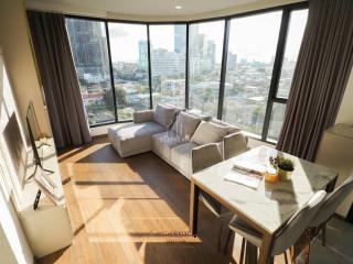 For Rent 2 Bedrooms @Ideo Q Sukhumvit 36