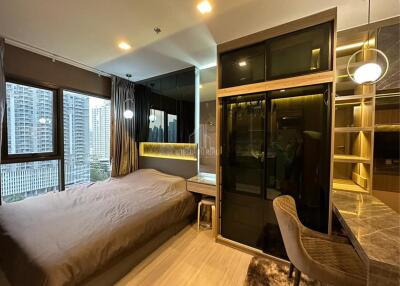 For Rent Studio 1 Bathroom closed Kitchen @ Life Asok Hype