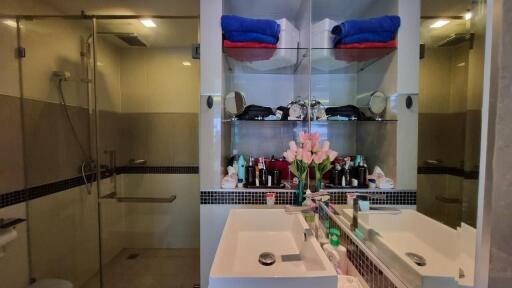 Wong Amat Tower Condo for Rent