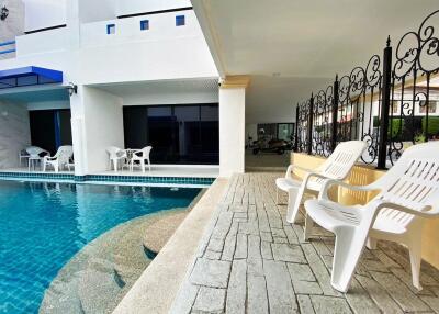 Duplex Pool Villa for Rent in Pratumnak