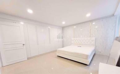 For Rent 3 Bedrooms Pet Friendly Sukhumvit 24