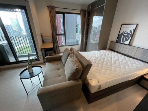 Life Asoke Rama 9 Studio For Rent