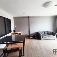 2 Bedroom Phloenchit For Rent