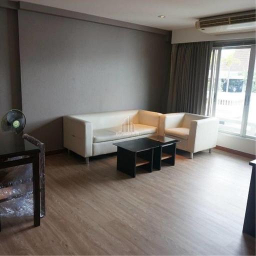 2 Bedroom Phloenchit For Rent