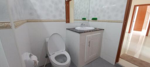 ขายบ้าน2ชั้น 3ห้องนอน3ห้องน้ำ พร้อมที่ดิน16+ไร่ หนองหาน อุดรธานี ประเทศไทย
