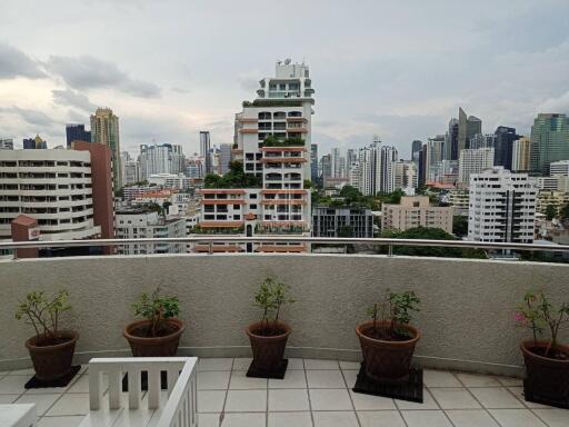 For Rent or Sale! 2 bedroom 1 bathroom @ Supalai Place Sukhumvit 39