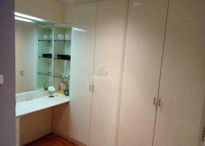 For Rent or Sale! 2 bedroom 1 bathroom @ Supalai Place Sukhumvit 39