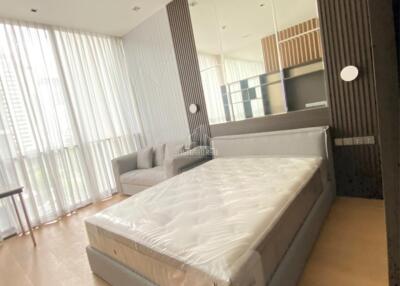 For Rent 1 Luxury bedroom   @  28 Chidlom