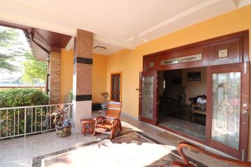 A Magnificent 4 BRM, 3 BTH Home For Sale Set on 1 Rai, 2 Ngan, 31.8 Talang Wah, Udon Thani, Thailand