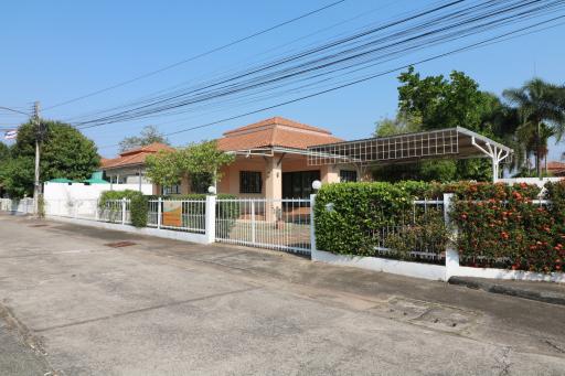 A 3 BRM, 2 BTH Home Is For Sale On A Coveted 150 Talang Wah Block in Baan San Sa Ran, Udon Thani, Thailand