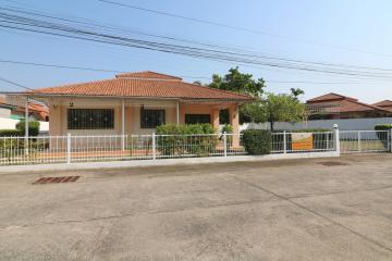 A 3 BRM, 2 BTH Home Is For Sale On A Coveted 150 Talang Wah Block in Baan San Sa Ran, Udon Thani, Thailand