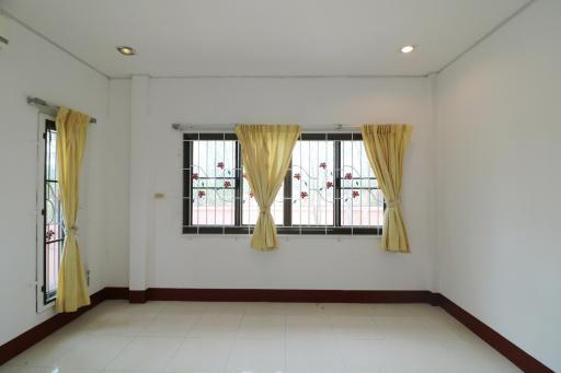 Discover a Charming 3 BRM, 2 BTH Home for Sale in Mak Khaeng, Udon Thani, Thailand