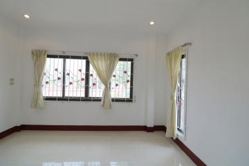 Discover a Charming 3 BRM, 2 BTH Home for Sale in Mak Khaeng, Udon Thani, Thailand