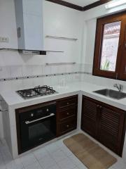 For Rent A Single House 3 bedrooms 2 bathrooms + maid rooms @ Ekkamai Area (10 min walk to BTS Ekkamai) - (Allowed Pets)