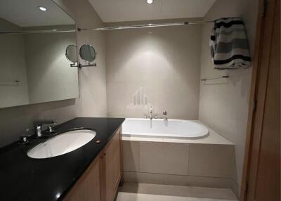 For Rent 1 Bedroom Duplex @The Emporio Sukhumvit 24