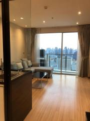 For Rent 3 bedroom 2 bathroom @ Sky Walk Residences