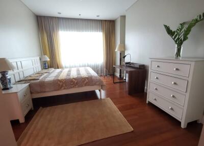 Bright Sukhumvit 24 for rent