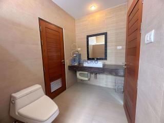 3 Bedrooms House in Sea Breeze Bang Lamung H010803