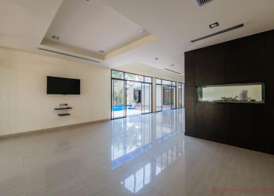 9 Bed House For Sale In East Pattaya - Not In A Village
