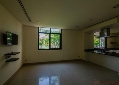 9 Bed House For Sale In East Pattaya - Not In A Village