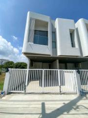 Newly Completed 2 Bedroom Townhouses for Sale in Chalong