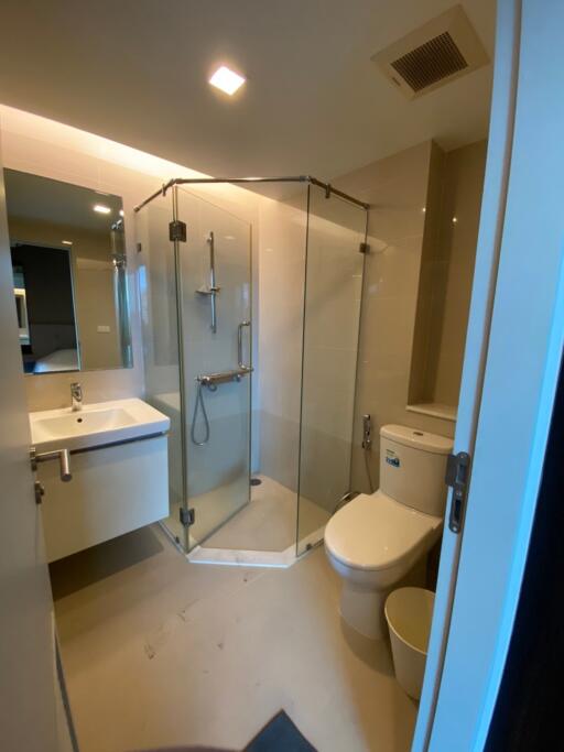 Affordable 2-Bedroom Condo Ploenchit