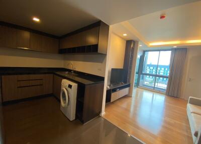 Affordable 2-Bedroom Condo Ploenchit