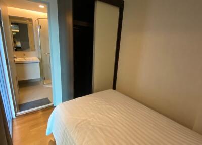 Affordable 2-Bedroom Condo Ploenchit