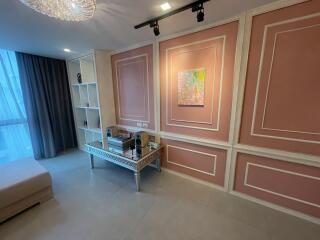 Just Renovated Condo Ruamrudee