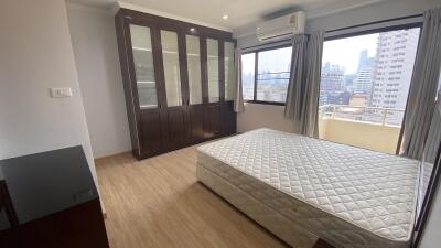 Affordable Condo Sukhumvit 6 Nana Renovated