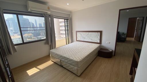 Affordable Condo Sukhumvit 6 Nana Renovated