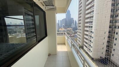 Affordable Condo Sukhumvit 6 Nana Renovated