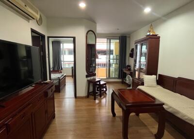 Well-Maintained Condo BTS Ekamai Sale