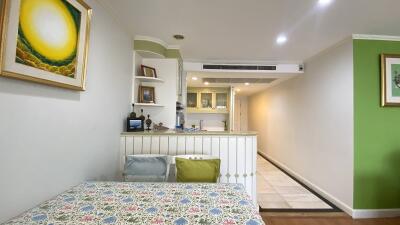 Spacious Condo BTS Asoke