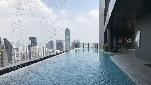 Modern Condo Asoke Phetchaburi