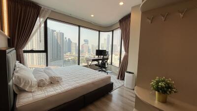 Modern Condo Asoke Phetchaburi