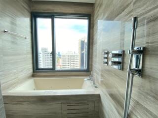 Luxury 2-Bedroom Sukhumvit Condo