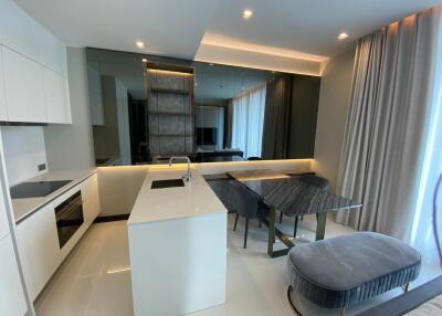 Luxury 2-Bedroom Sukhumvit Condo