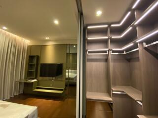 Luxury 2-Bedroom Sukhumvit Condo