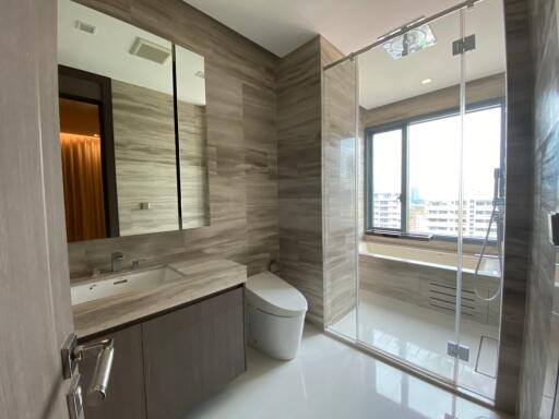 Luxury 2-Bedroom Sukhumvit Condo