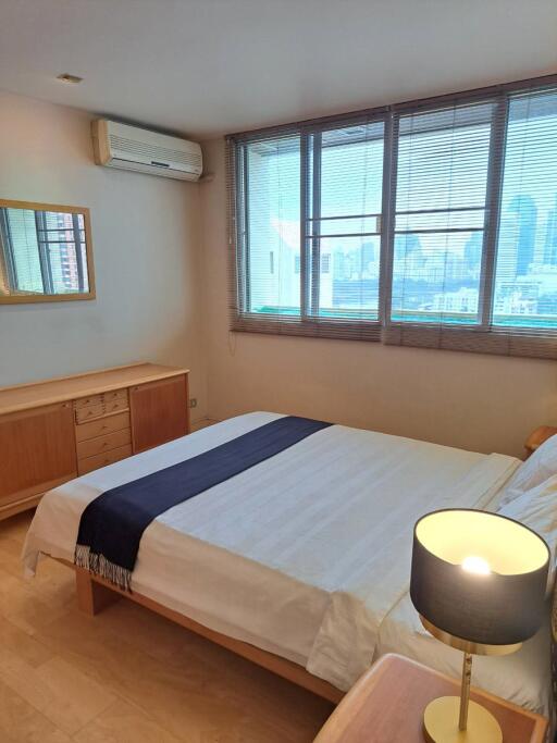 Nice Renovated Condo MRT