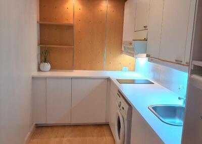 Nice Renovated Condo MRT