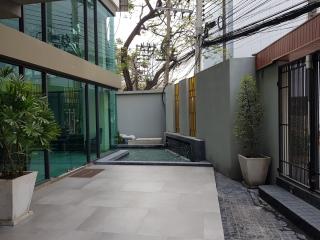 Sukhumvit 2-Bedroom Condo