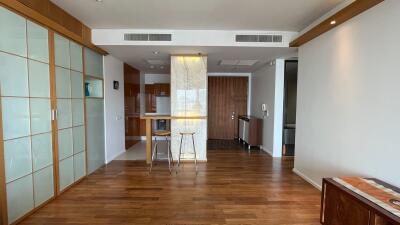 Luxury 1-Bedroom Condo Near Park