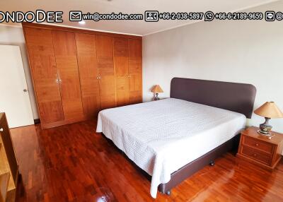 Spacious Condo Ekkamai 12