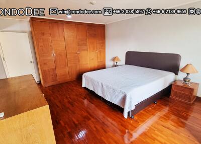 Spacious Condo Ekkamai 12