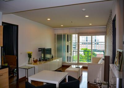 2-bedroom modern condo for sale close close to BTS Chidlom